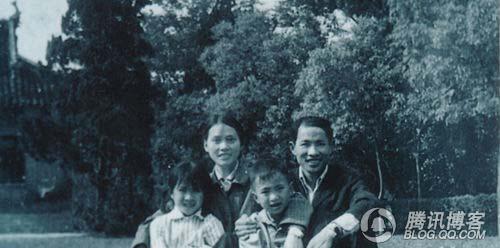 [荐 刘嘉玲丑小鸭童年照曝光(组图)